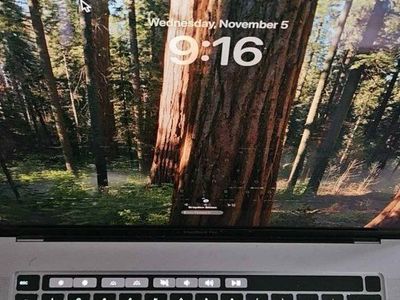 2019 MacBook Pro 16” i9 16GB RAM 1TB SSD E