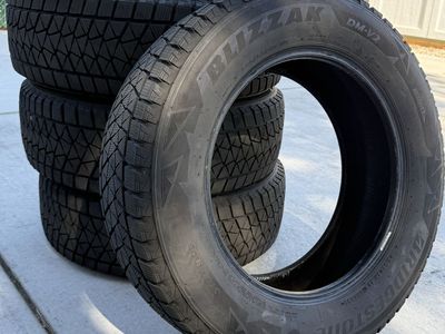 Blizzak DM-V2 Winter Tires (225/65R17 102S)