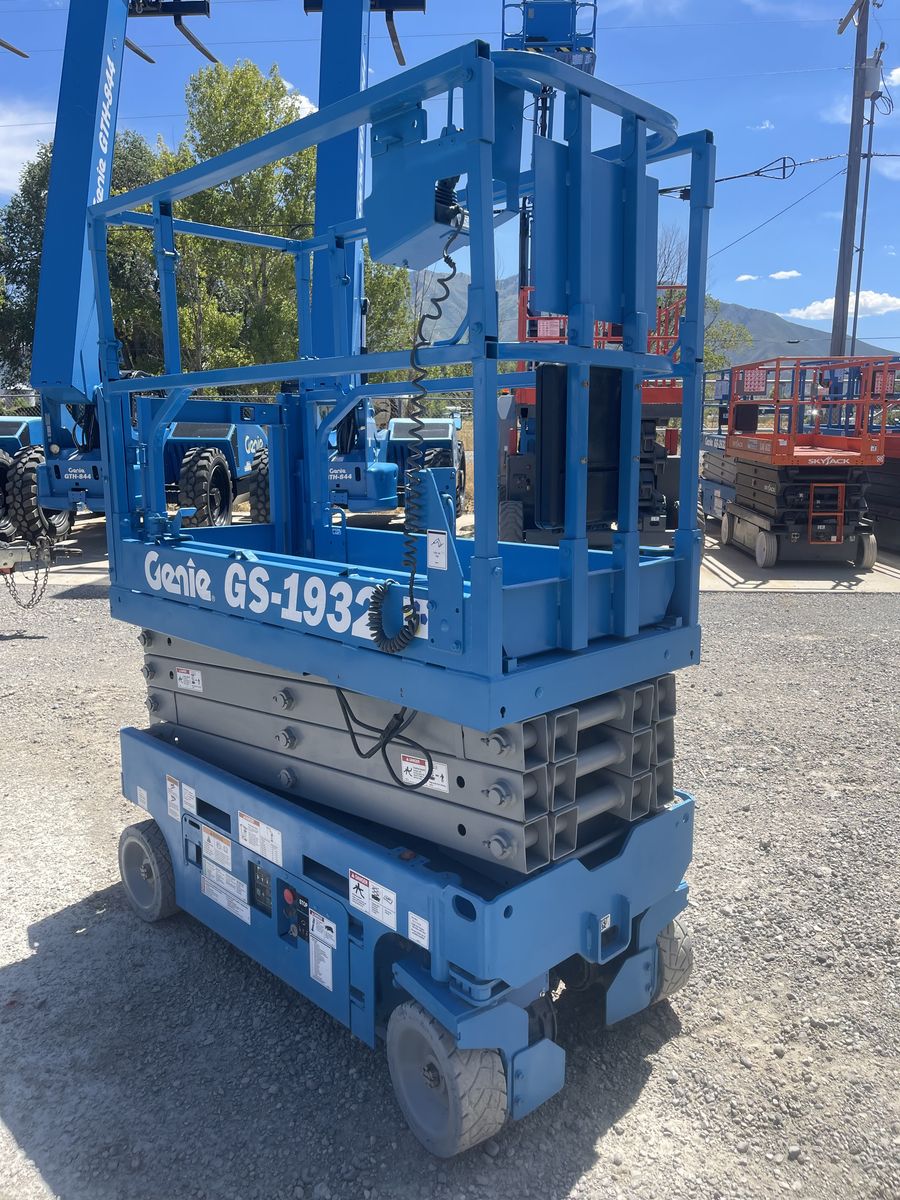 2020 Genie GS-1932 Scissor Lift | 102 Hours | 2-Year Warranty