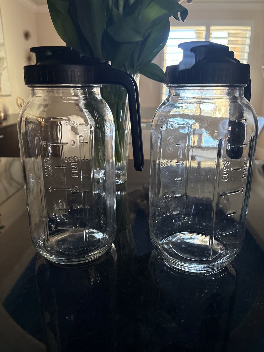 64 Ounce Glass Pitcher With A Lid