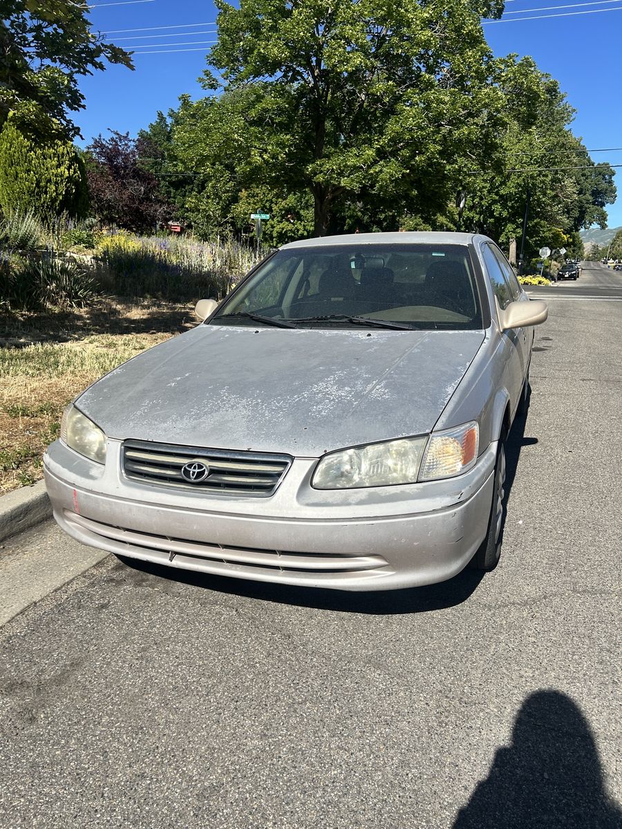 2000 Toyota Camry 