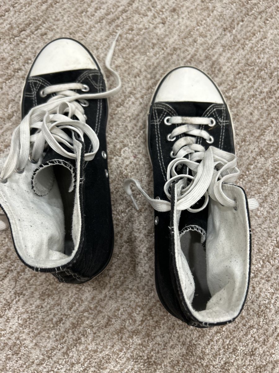 Women’s converse