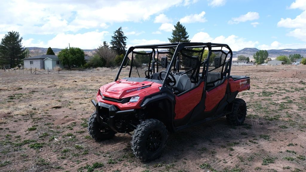 2025 Honda Pioneer 1000-6 Deluxe Crew