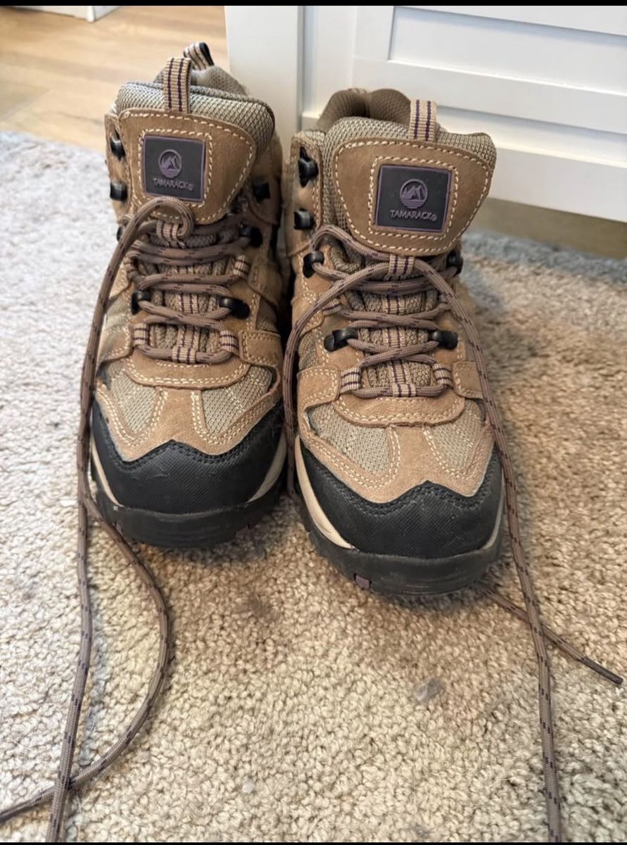 Tamarock women’s hiking boots