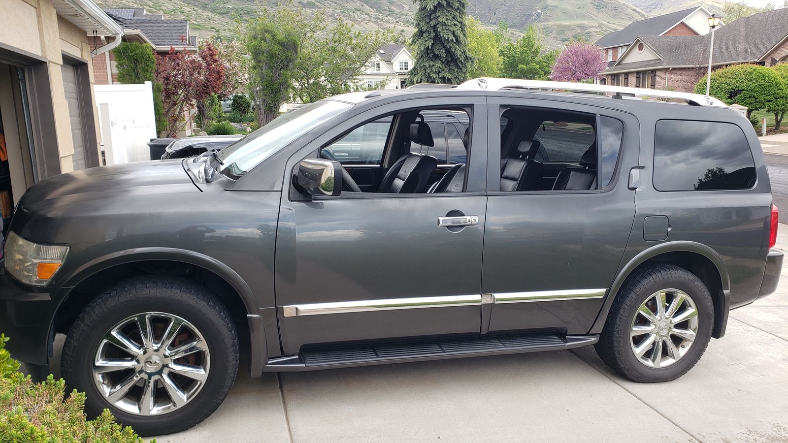 2010 Infiniti QX56 Base