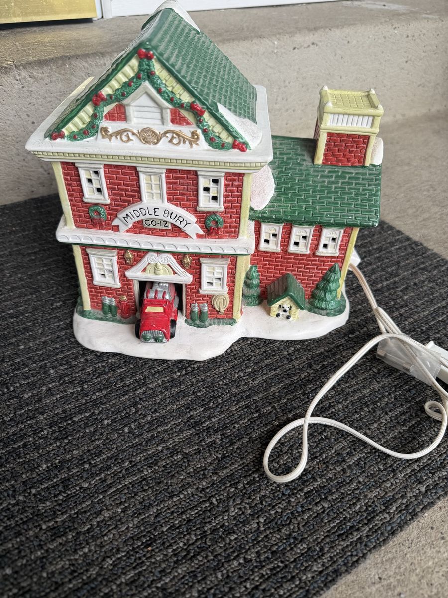 Middlebury CO-12 Ceramic Christmas Village Fire Station w/ Lights