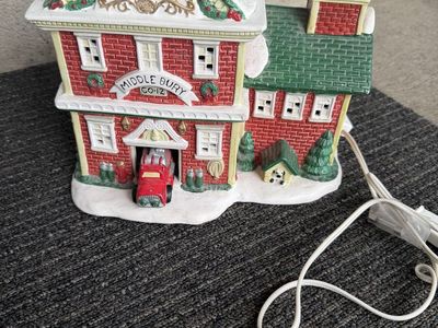 Middlebury CO-12 Ceramic Christmas Village Fire Station w/ Lights