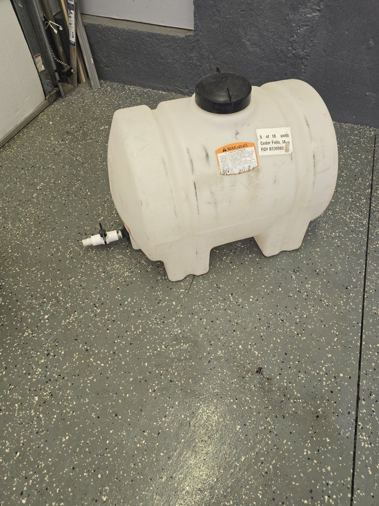 35 Gallon White Plastic Water Tank Container Storage, Used, with Spigot, Industrial/Agricultural
