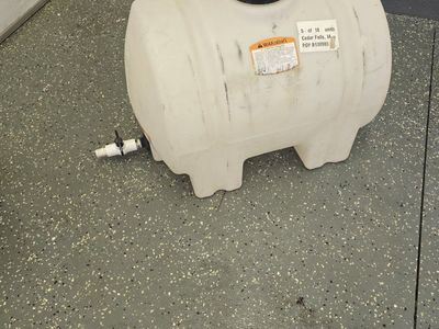 35 Gallon White Plastic Water Tank Container Storage, Used, with Spigot, Industrial/Agricultural