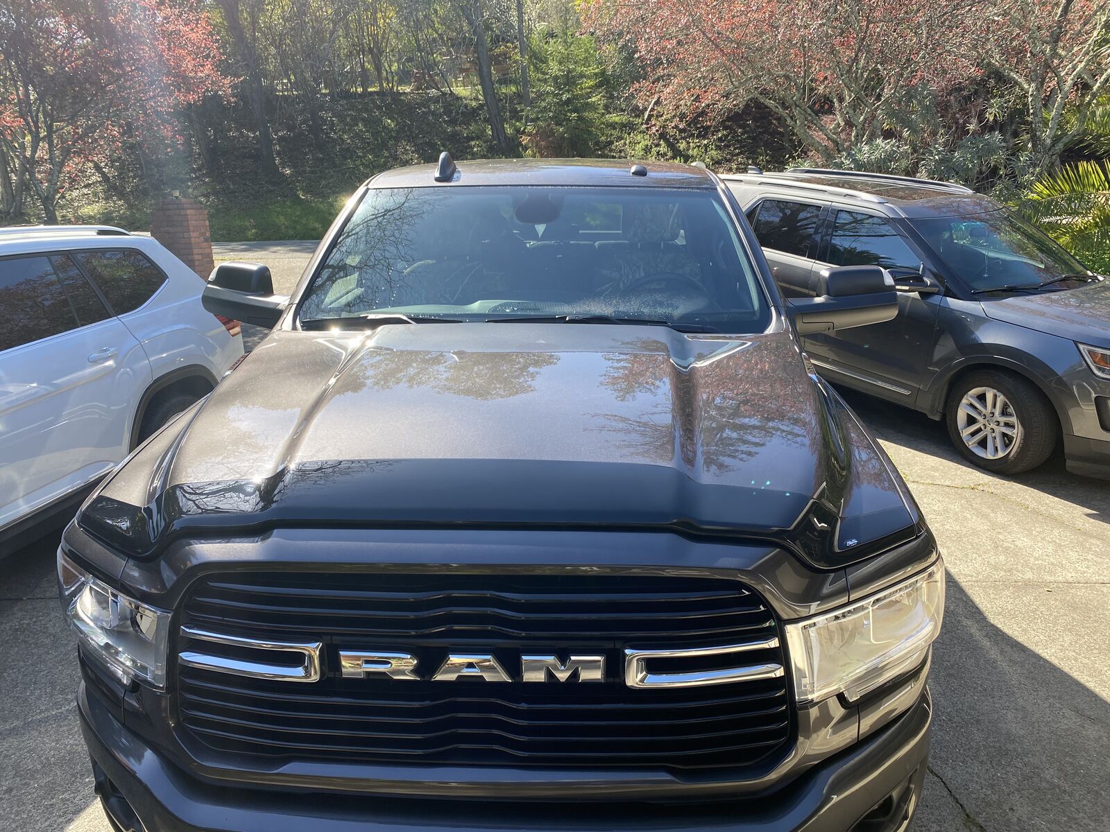 AUTOVENT SHADE BUG SCREEN NEW IN BOX -2019-2095 DODGE RAM