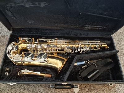 Vito (Yamaha) Alto Saxophone Sax with Warranty