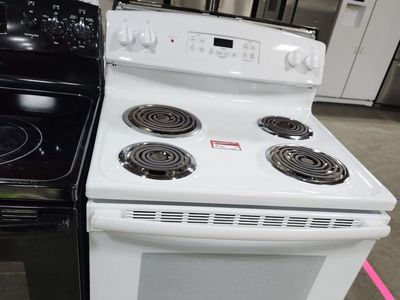 BEAUTIFUL WHITE GE COIL TOP RANGE! W-WARRANTY