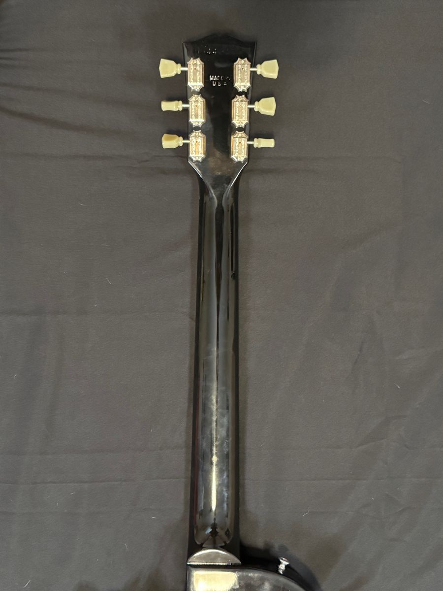 Main image 10