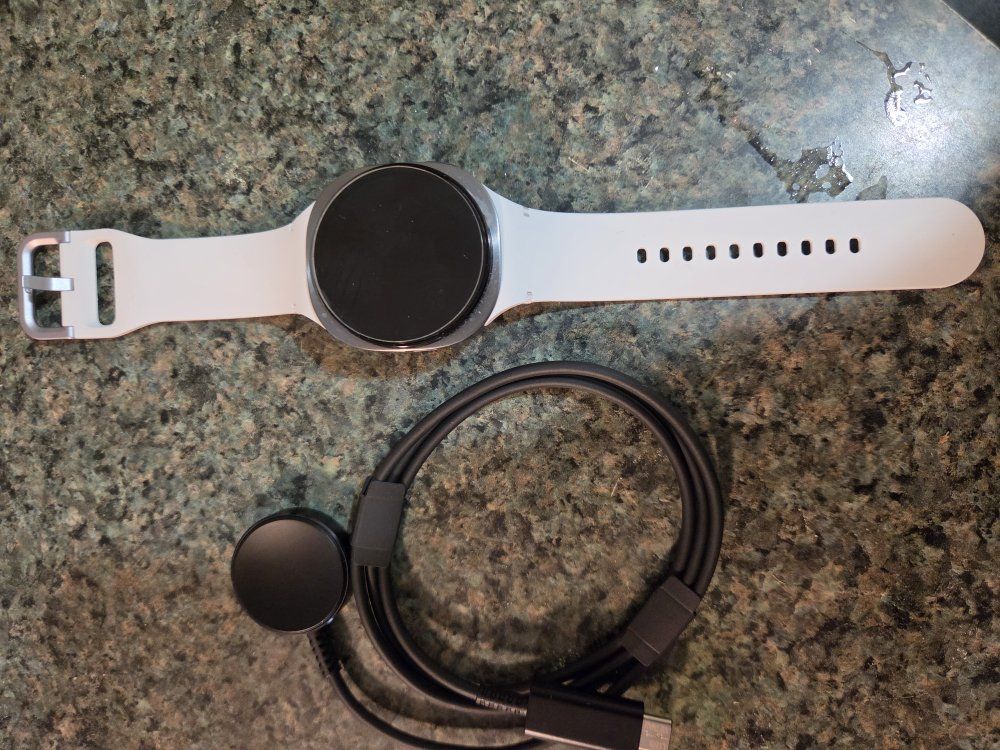 Samsung Watch 8. used but in good condition