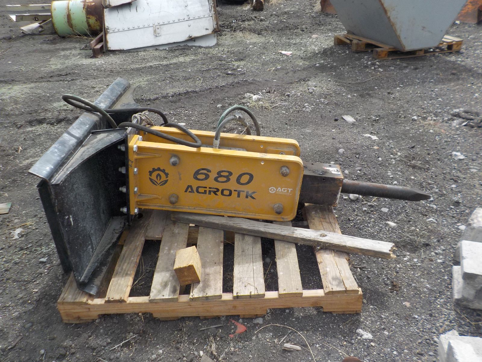 JACKHAMMER ATTACHMENT FOR SKIDSTEER