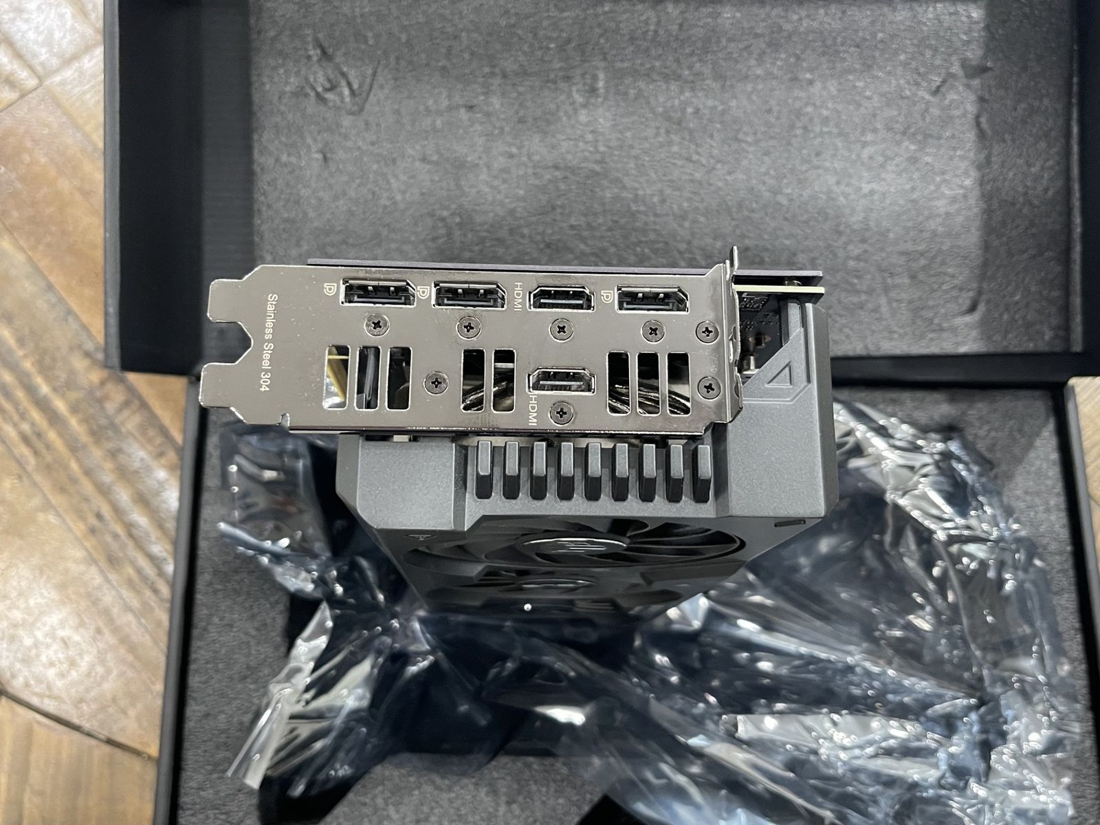 Main image 6