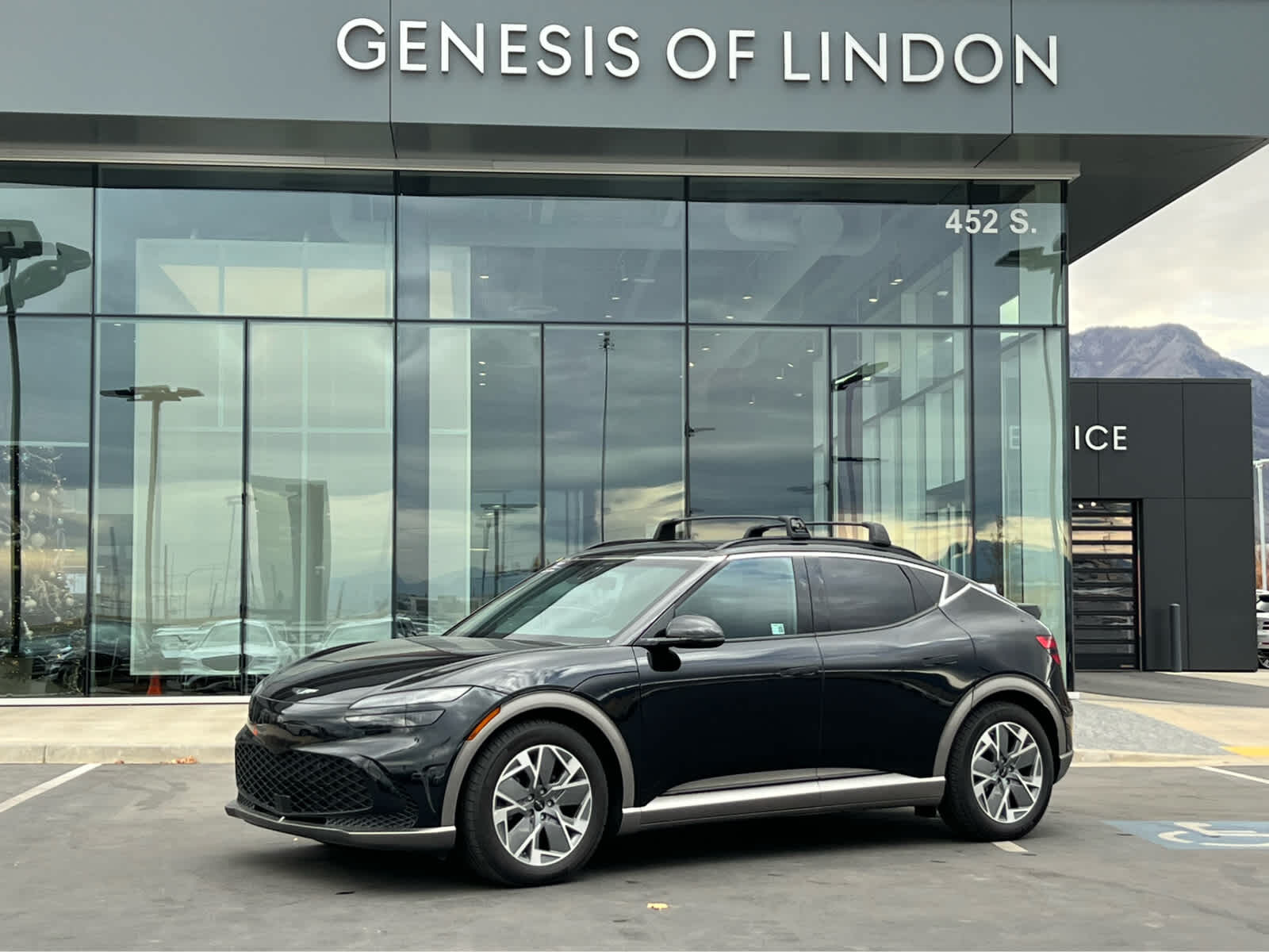 2025 Genesis GV60 Standard