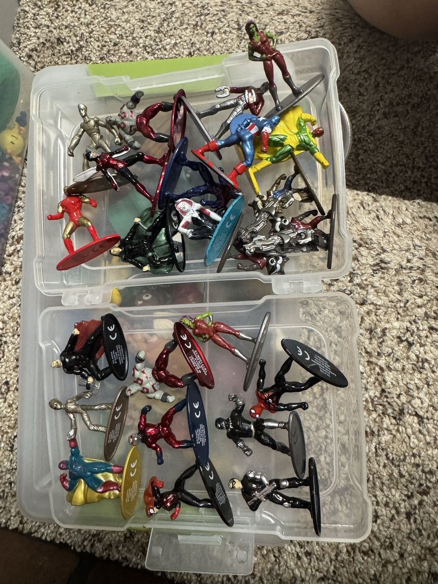 Metal figures superheroes 20+
