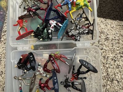 Metal figures superheroes 20+