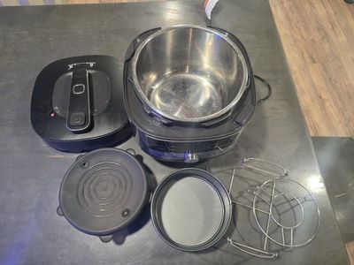 Pampered Chef Pressure Cooker Instant Pot