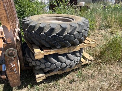 Forklift/Telehandler Tires