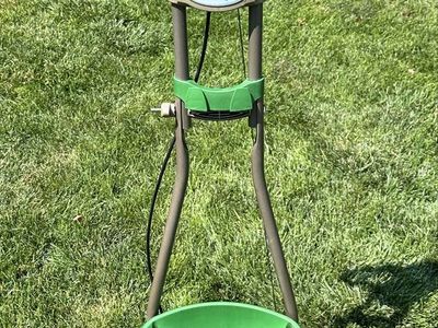 Scotts Snap Lawn Fertilizer Spreader – Excellent Condition