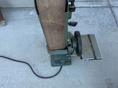 Belt sander