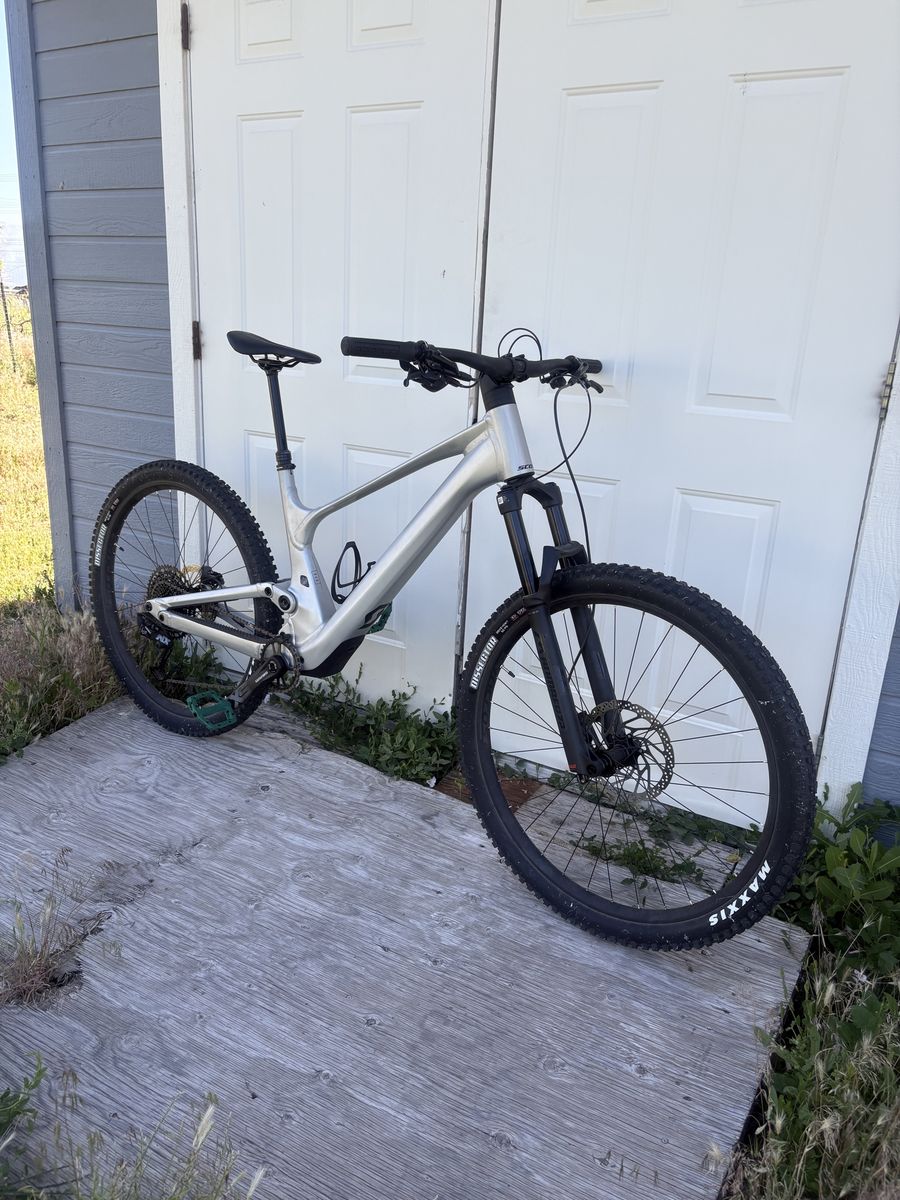 XL 2023 Scott Genius 940