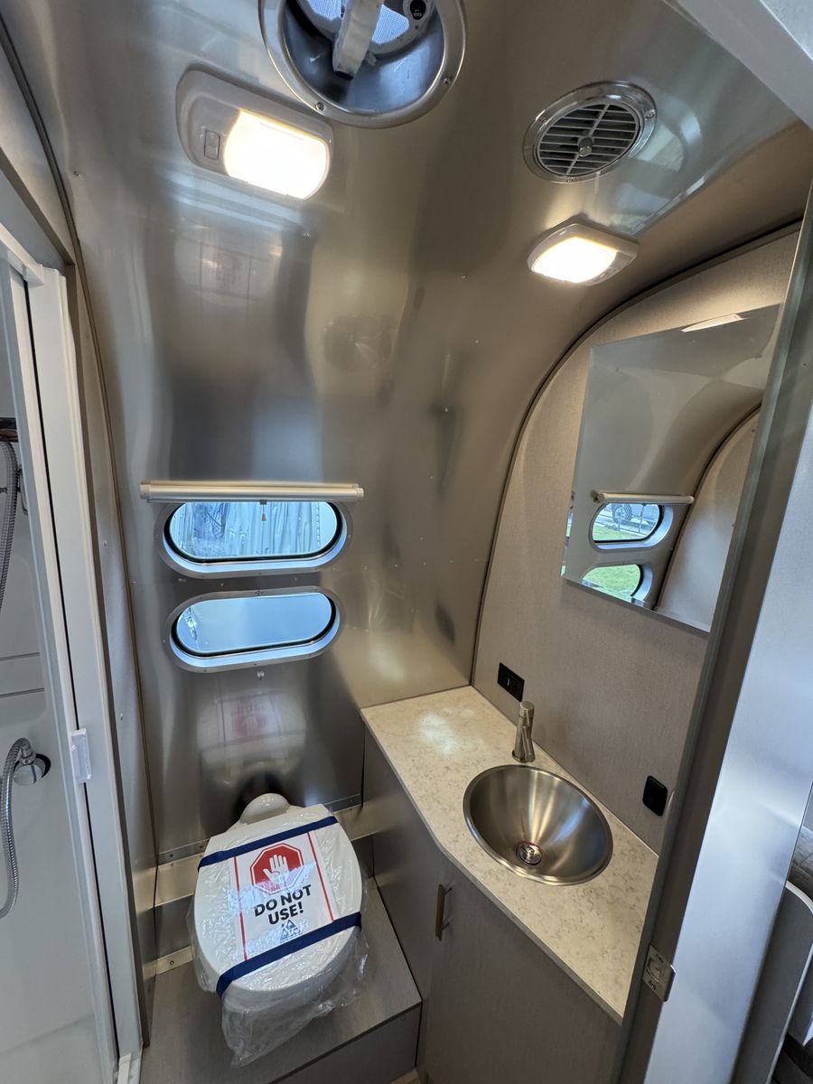Main image 12