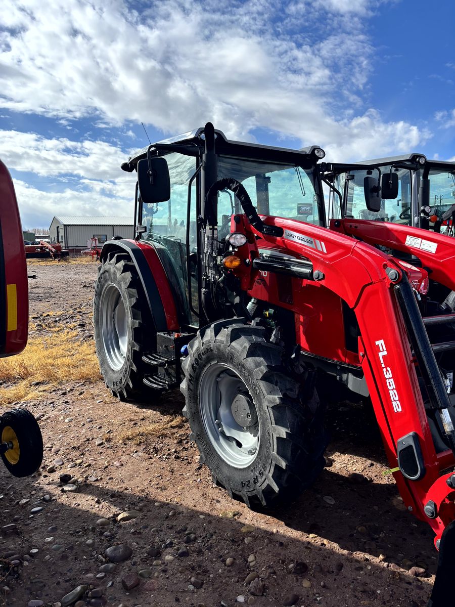 Massey Ferguson 4710 Dyna 2 Tractor