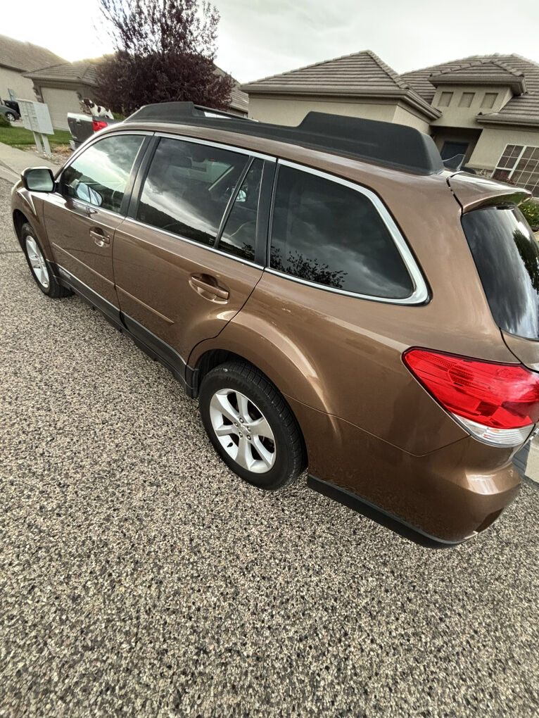 2013 SUBARU OUTBACK 2.5i Limited