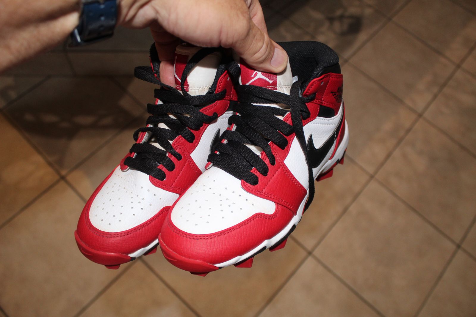 NIKE JORDAN CLEATS KIDS 3 Y LIKE NEW