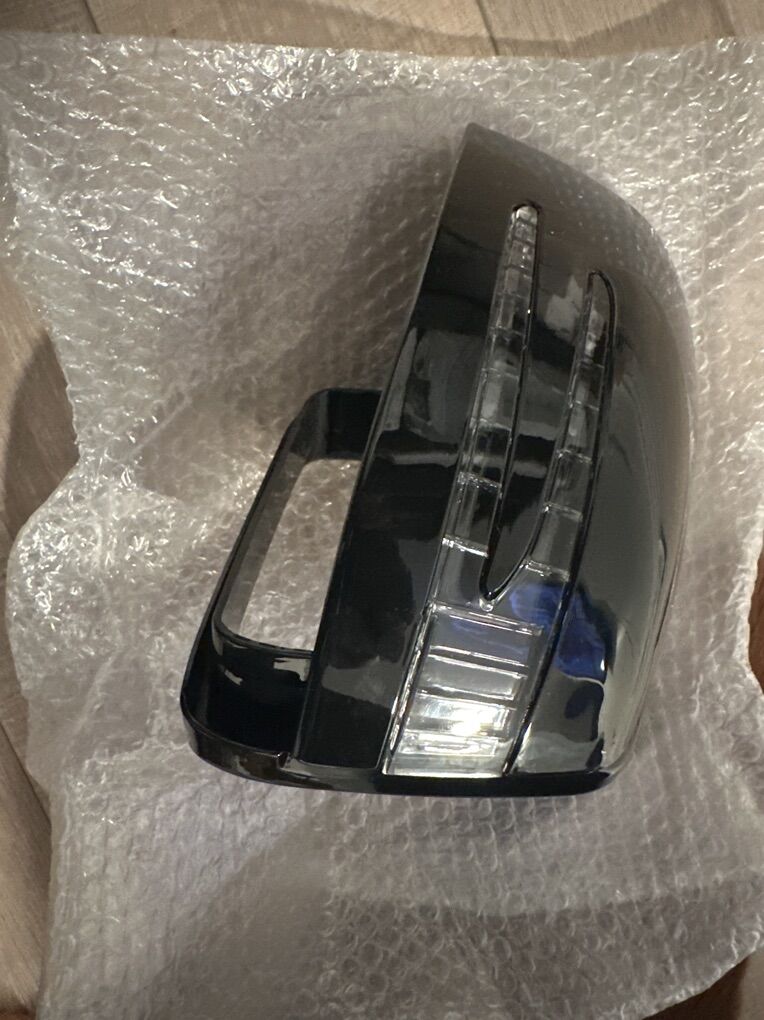 2016-19 Mercedes Benz Divers side Mirror Housing