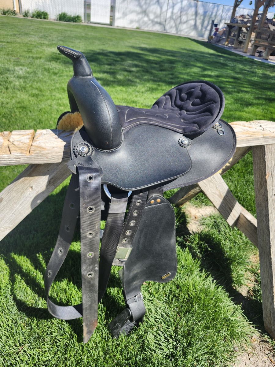 Kid saddle