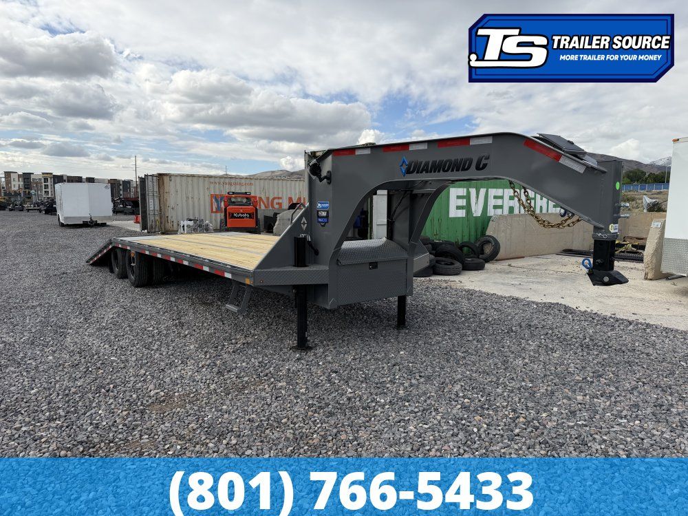 8.5x32 Diamond C FMAX-HDT 212 Pacesetter Pkg Pacesetter Pkg Gooseneck Hydraulic Dovetail Equipment Trailer - 25.9K GVWR -