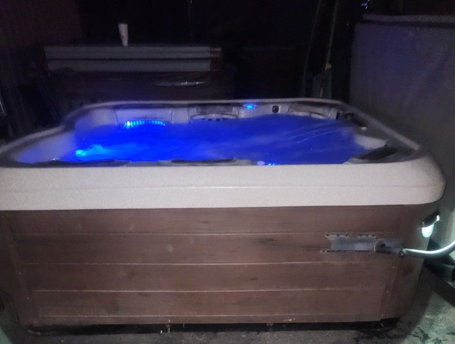 2017 Bullfrog Spas A7LSS Hot Tub w/Bluetooth Sound