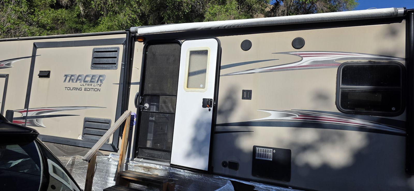 37 foot, 2 Bedroom Trailer