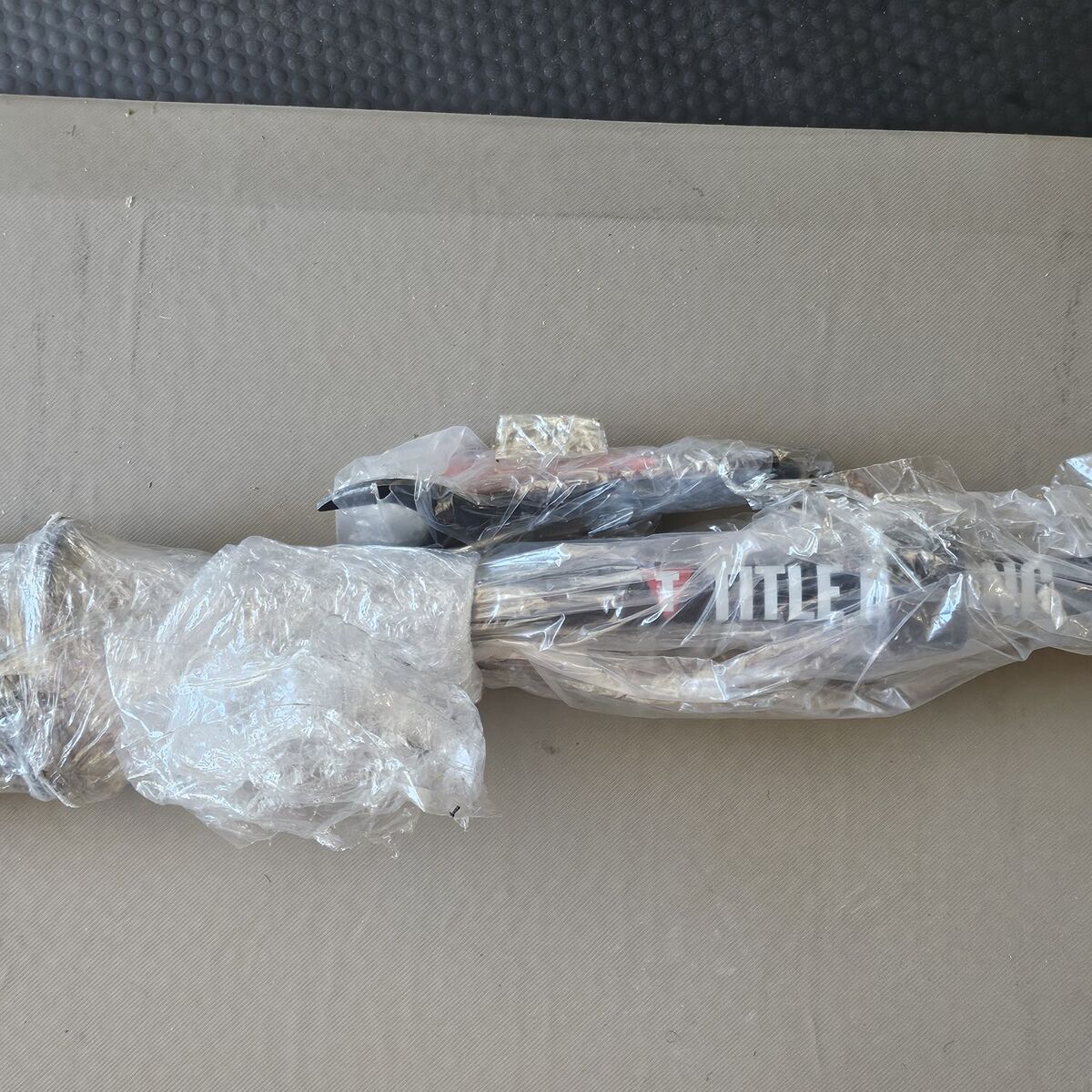 Title Boxing Wrist Power Bar