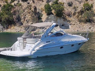 2004 Doral Elegante Cabin Cruiser – Excellent Condition