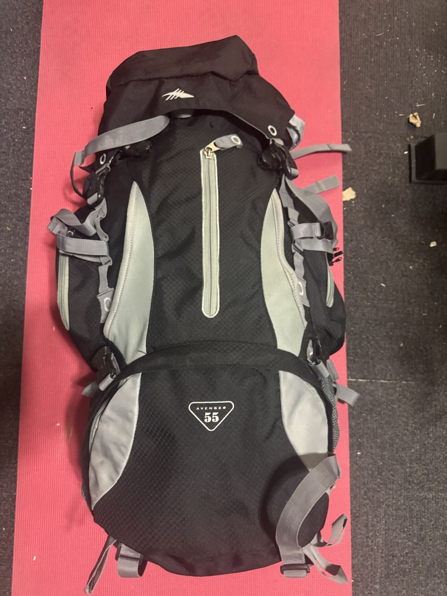 High Sierra Avenger 55 Backpack Ergo-Fit Internal Frame Pack w/ Rain Cover