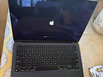 MacBook 13 air 2024 m2 chip