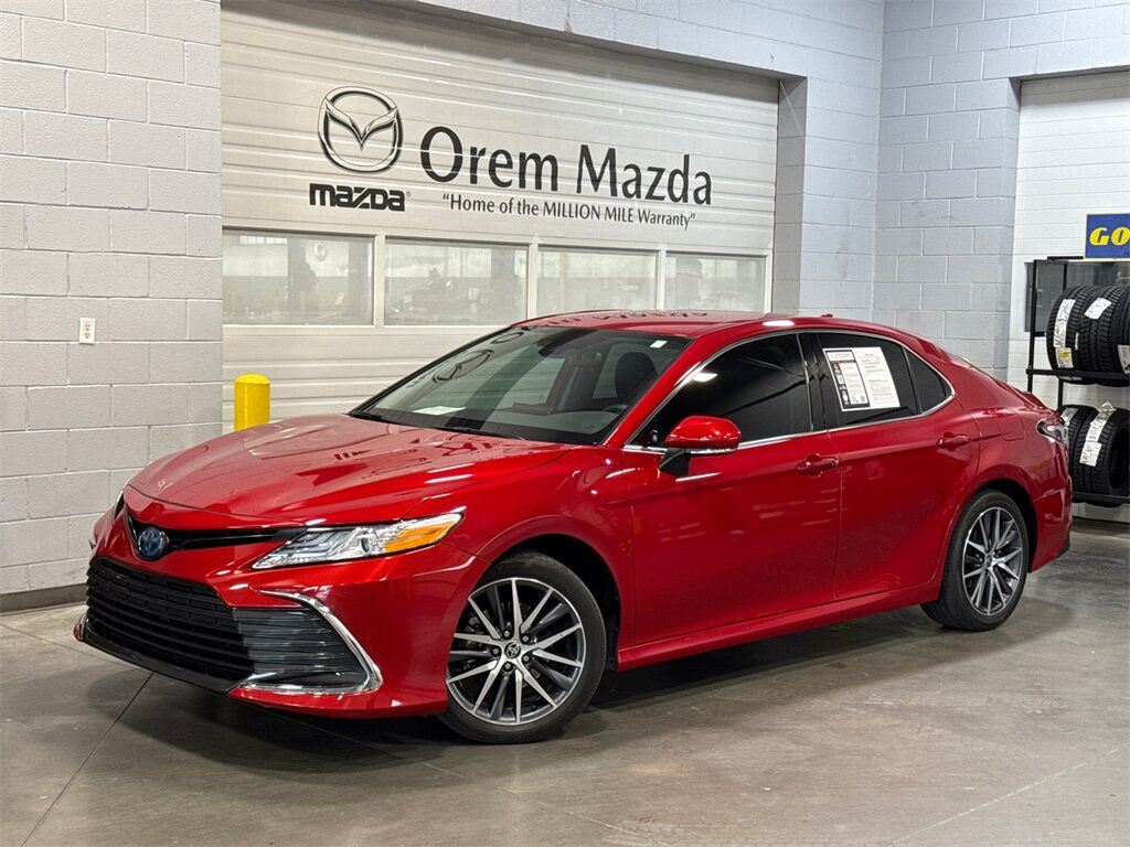 2024 Toyota Camry Hybrid XLE