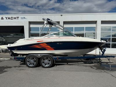 2011 21' Sea Ray 210 SLX Fission Bowrider