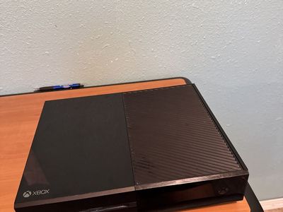 Xbox One Bundle + Kinect, Controller & GTA V - Great Condition