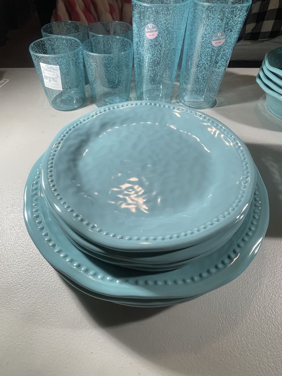 100% Маfamine جير Tommy Bahama  17 piece dish set plus 4 Tumblers and 4 juice in BPA free plastic