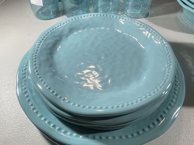 100% Маfamine جير Tommy Bahama 17 piece dish set plus 4 Tumblers and 4 juice in BPA free plastic