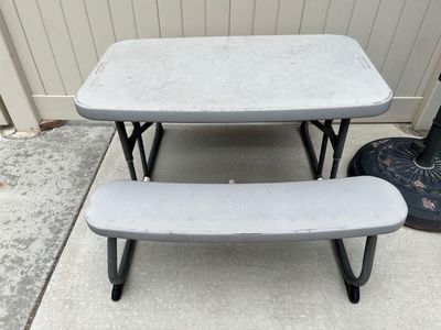 Kids picnic table