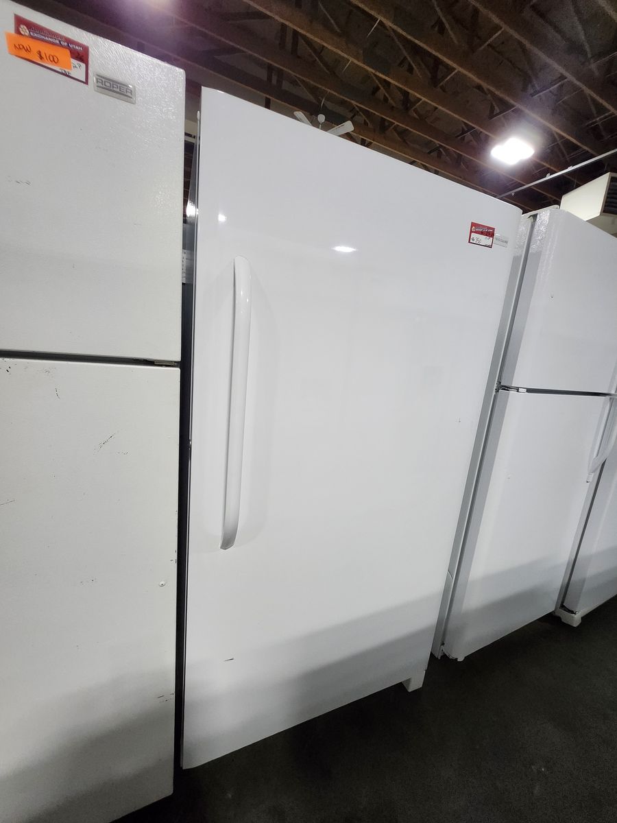 White Frigidaire 17 cf Upright Freezer - Great Condition, Spacious Storage