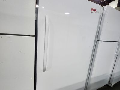White Frigidaire 17 cf Upright Freezer - Great Condition, Spacious Storage
