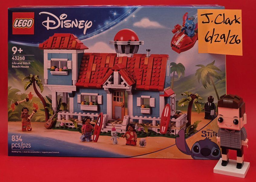 LEGO Disney Set 43268 - Lilo and Stitch Beach House Set
